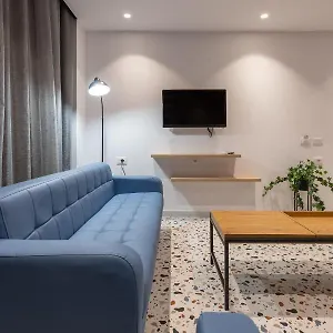 & Pool - 365 , Тирана Албания